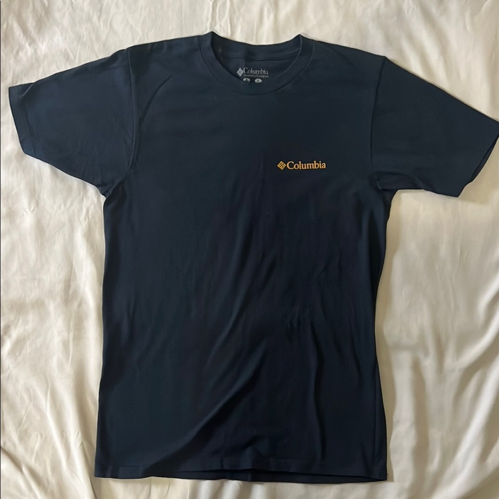 Columbia Men's Navy Blue T-Shirt